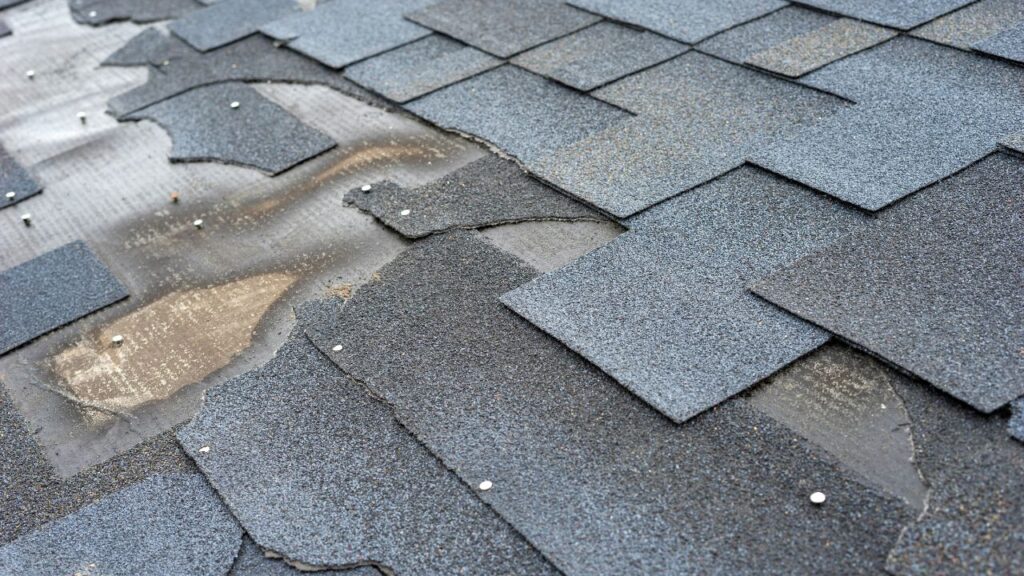 Missing shingles are a sign of homeowners needing a new roof. 